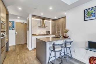 1441 Johnston Rd in White Rock, BC - Building Photo - Building Photo