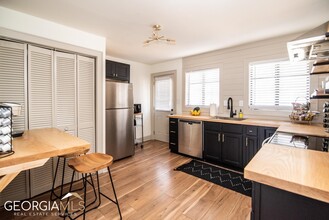 907 White St SW in Atlanta, GA - Building Photo - Building Photo