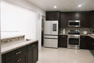 8457 Sheraton Dr in Miramar, FL - Building Photo - Building Photo