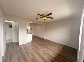 115 E Colden Ave in Los Angeles, CA - Building Photo