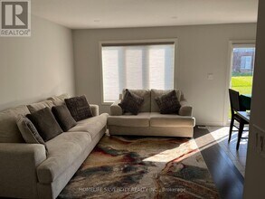 126 Acacia Rd in Pelham, ON - Building Photo - Building Photo