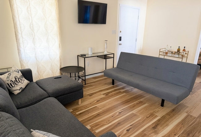 2128 Courtland Ave, Unit Unit C in Charleston, SC - Building Photo - Building Photo