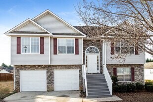 7020 Duncan Walk in Mcdonough, GA - Building Photo