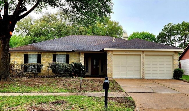 property at 10406 Huntington Dale Dr