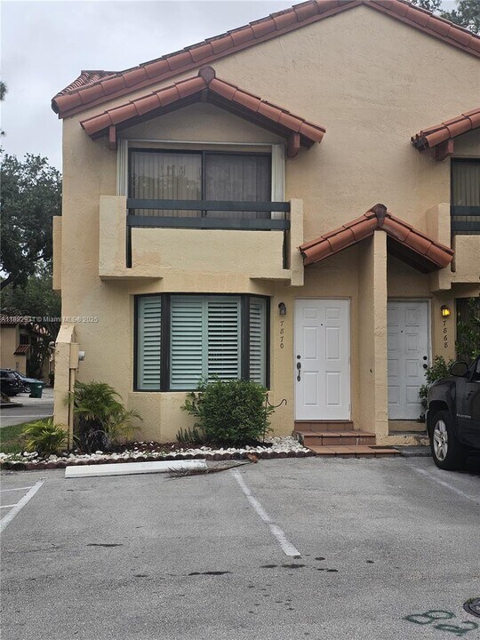 7870 SW 102nd Ln in Miami, FL - Building Photo