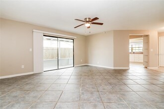 1718 Tall Pines Dr in Largo, FL - Building Photo - Building Photo