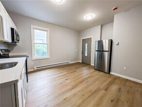 99 Walnut St in East Providence, RI - Building Photo - Building Photo