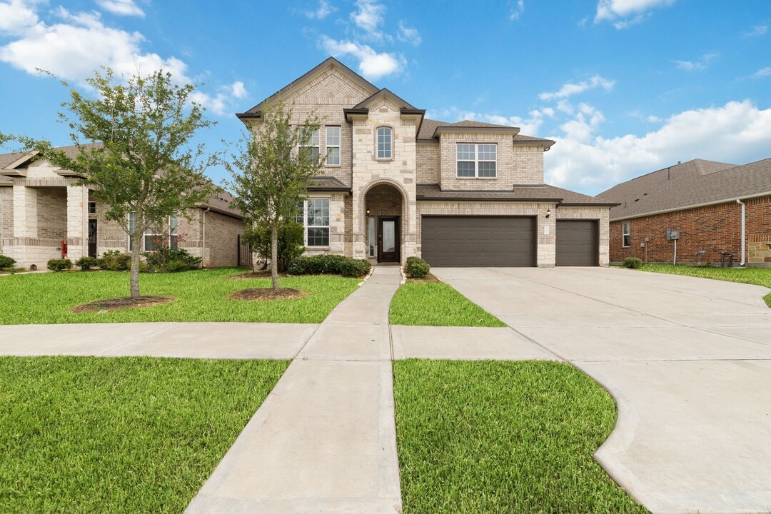 75 Carmel Dr in Manvel, TX - Building Photo