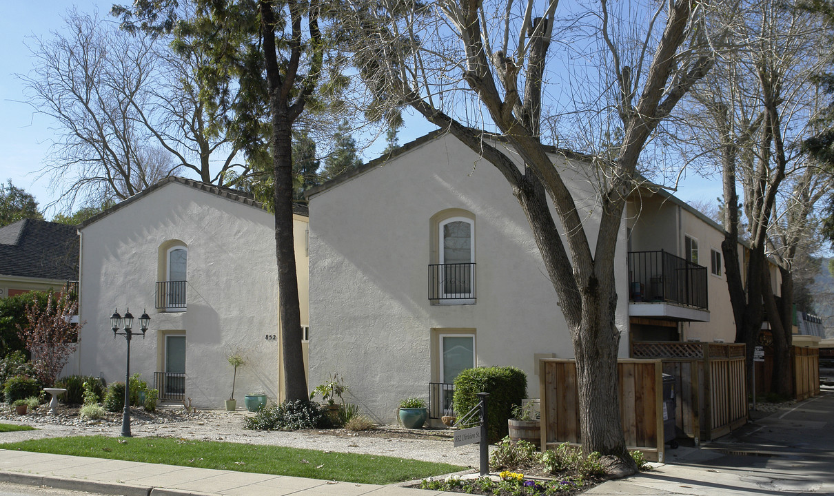 852 Division St in Pleasanton, CA - Building Photo