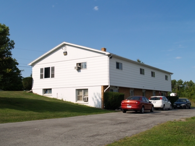 8510 Seven Springs Rd in Batavia, NY - Building Photo - Building Photo