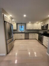 1 Sahin Way in York, ME - Foto de edificio - Building Photo