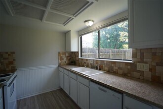 12706 Old San Antonio Rd in Manchaca, TX - Building Photo - Building Photo