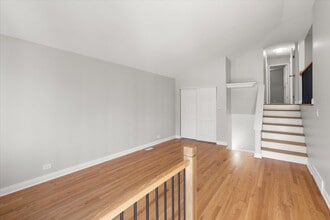 1702 N Drury Ln in Arlington Heights, IL - Building Photo - Building Photo