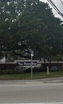 2590 Carambola Cir N in Coconut Creek, FL - Building Photo