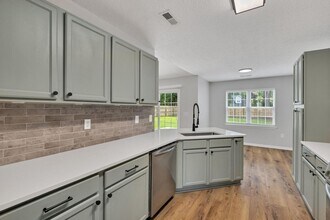 128 Lawndale Ln in Sneads Ferry, NC - Building Photo - Building Photo