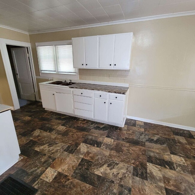 property at 618 N Euclid Ave