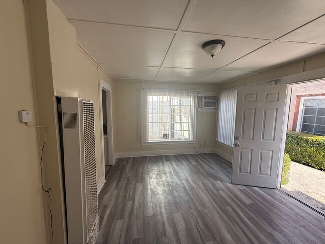 323 E Florida Ave in Hemet, CA - Building Photo - Building Photo