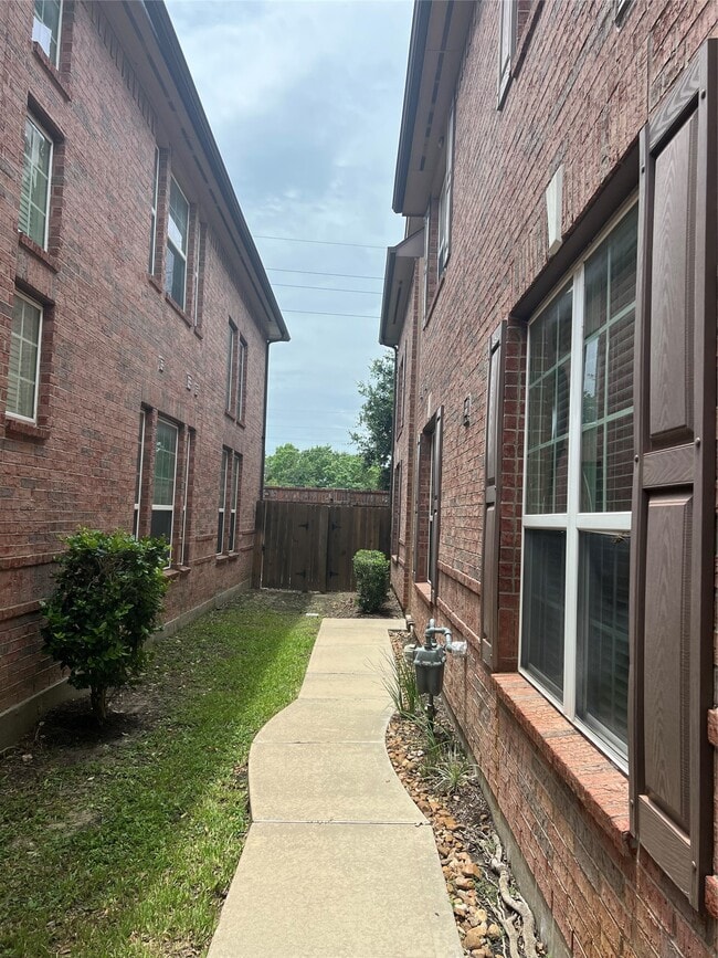 property at 1214 Glenwood Canyon Ln
