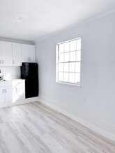 14720 SW 154th Ter, Unit Cute 1-Bedroom Apartment in Miami, FL - Foto de edificio - Building Photo