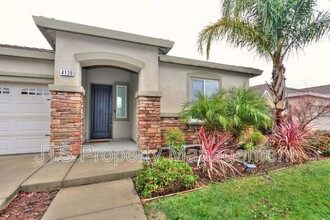 4130 Borderlands Dr in Rancho Cordova, CA - Building Photo - Building Photo