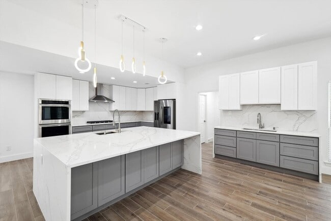 property at 6814 Hyacinth Ln