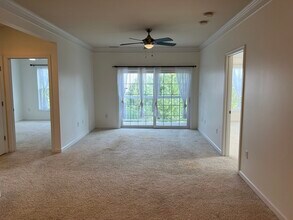 132 Clocktower Dr in Waltham, MA - Building Photo - Building Photo