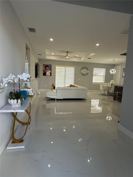 2923 22nd St SW in Lehigh Acres, FL - Foto de edificio - Building Photo