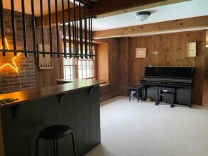 4 Chestnut St in Hopkinton, MA - Building Photo - Building Photo