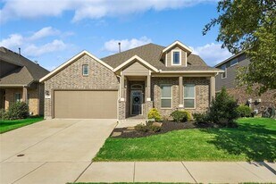 821 Meadows Dr in Argyle, TX - Building Photo