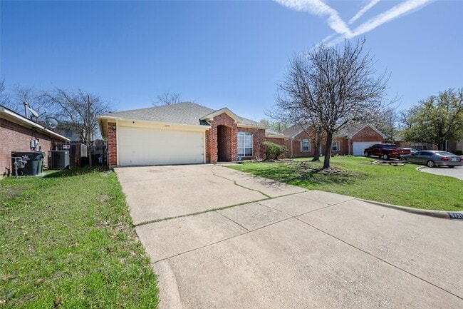 6431 St Leonard Dr in Arlington, TX - Building Photo - Building Photo