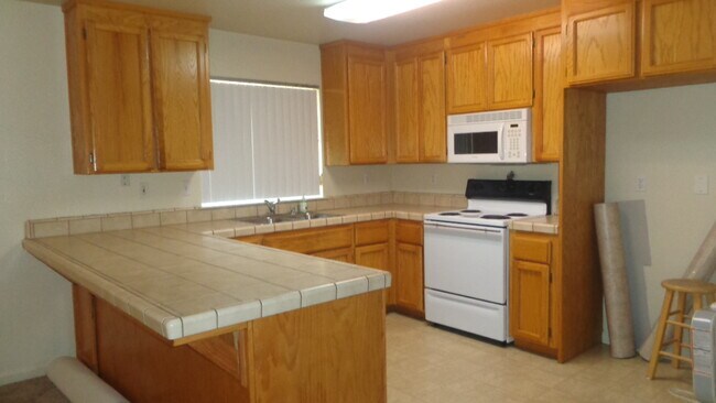 1047 Gilliland Dr-Unit -1047 in Yuba City, CA - Building Photo - Building Photo
