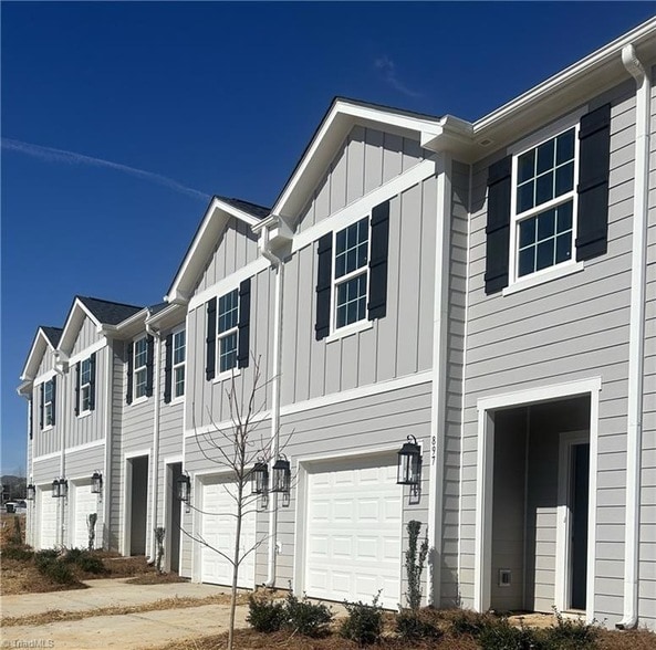 property at 1729 University Dr