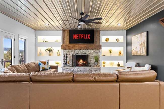 554 Choctaw Ridge in Blue Ridge, GA - Building Photo - Building Photo