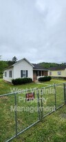 277 Robinson St in Glen White, WV - Building Photo