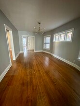 6442 N Bosworth Ave in Chicago, IL - Foto de edificio - Building Photo