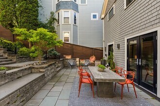 62 Grampian Way, Unit 1 in Boston, MA - Building Photo - Building Photo