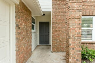 12410 Brook Meadows Ln in Stafford, TX - Building Photo - Building Photo