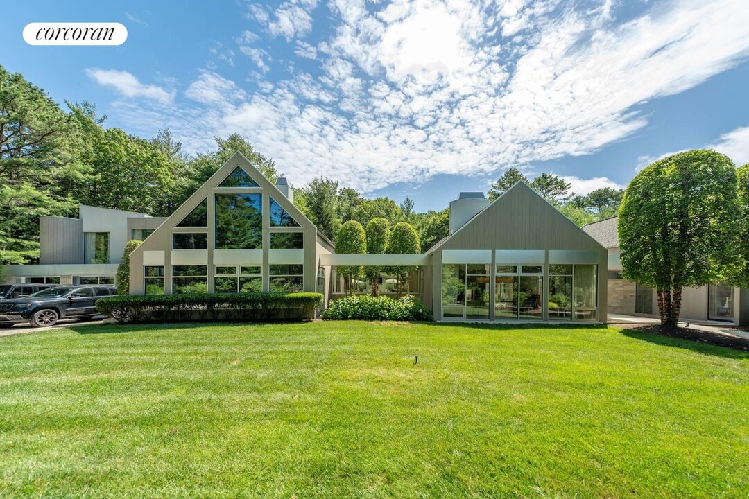 7 Rolling Wood Ln in East Hampton, NY - Foto de edificio