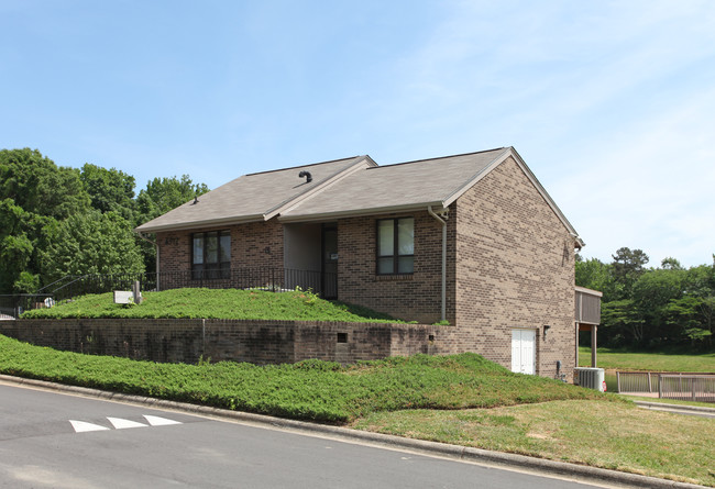 Mayfield Memorial Apartments in Charlotte, NC - Building Photo - Building Photo