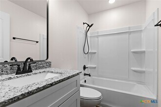 1003 S 26th St-Unit -B in Temple, TX - Building Photo - Building Photo