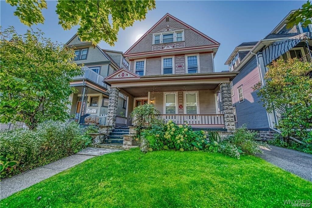 370 Bryant St in Buffalo, NY - Building Photo