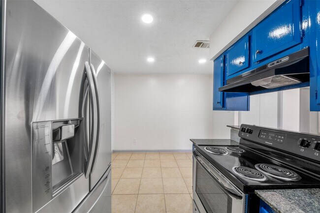 property at 6827 Chasewood Dr