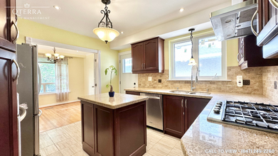 1-133 Meadowbank Rd in Toronto, ON - Building Photo - Building Photo