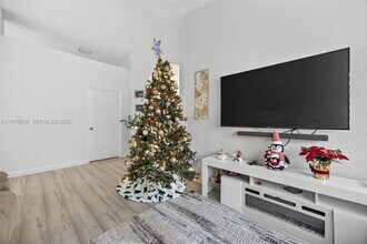 10101 SW 162nd Ct in Miami, FL - Building Photo - Building Photo