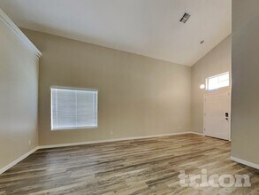 12367 W Turney Ave in Avondale, AZ - Foto de edificio - Building Photo