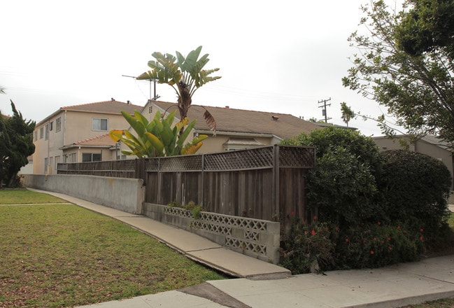 1018 Grant St in Santa Monica in Santa Monica, CA - Building Photo - Building Photo
