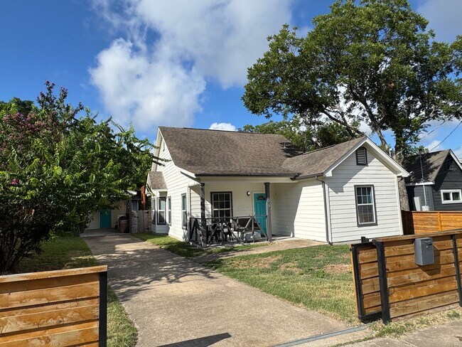 1109 Myrtle St in Austin, TX - Building Photo - Building Photo