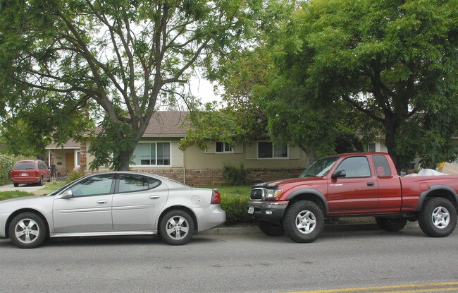 2065-2067 Foxworthy Ave in San Jose, CA - Foto de edificio - Building Photo