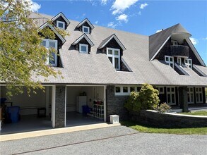 167 Walcott Ave in Jamestown, RI - Building Photo - Building Photo