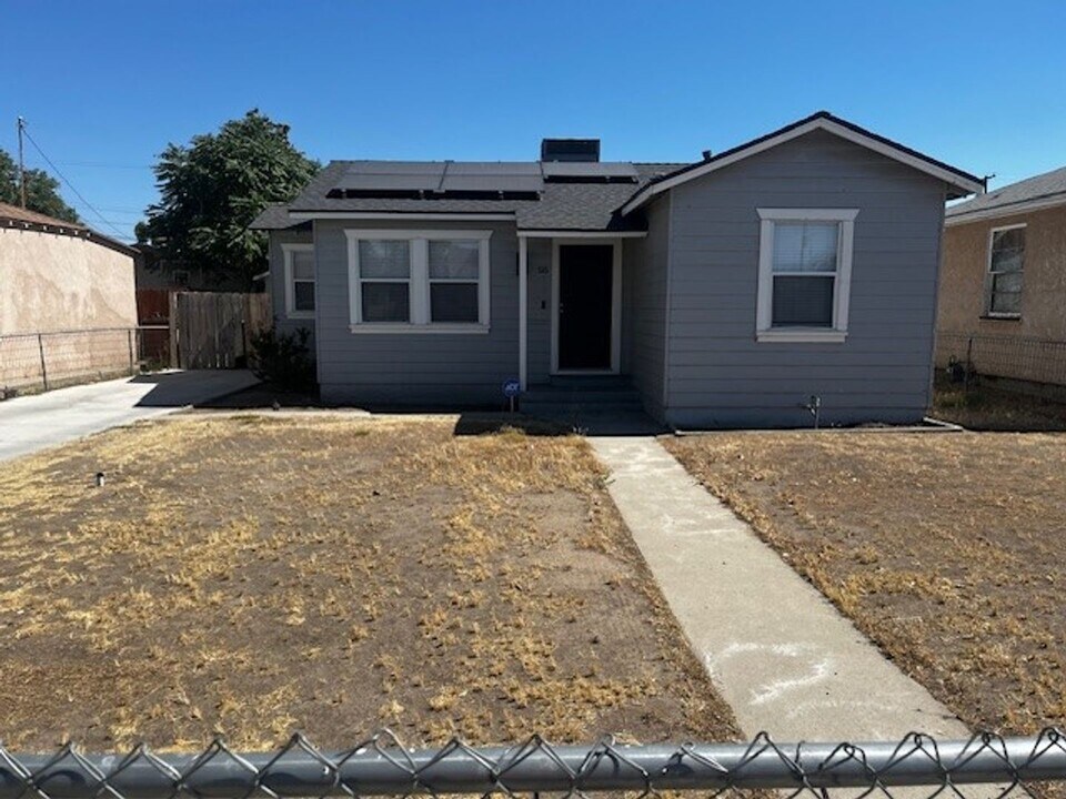 515 30th St in Bakersfield, CA - Building Photo